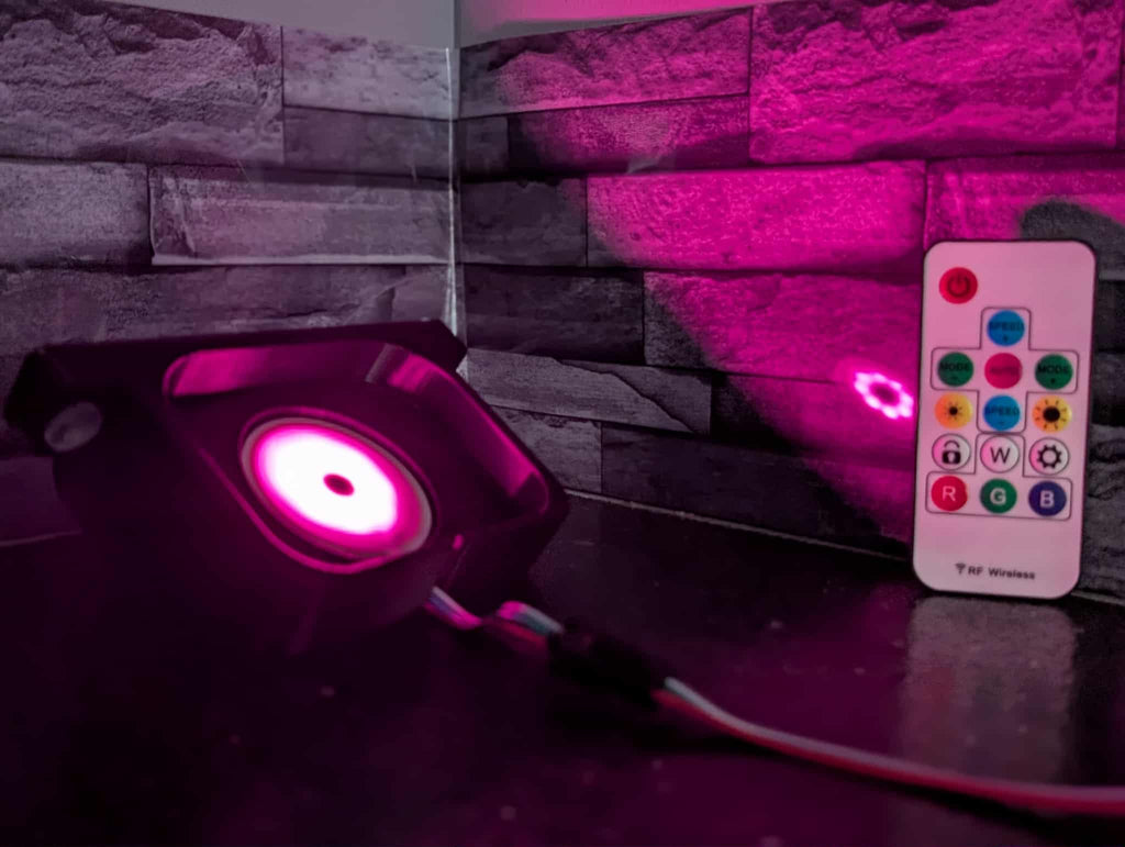 Support Poppy avec drapeau vendéen – Fixation ventouses & LED USB