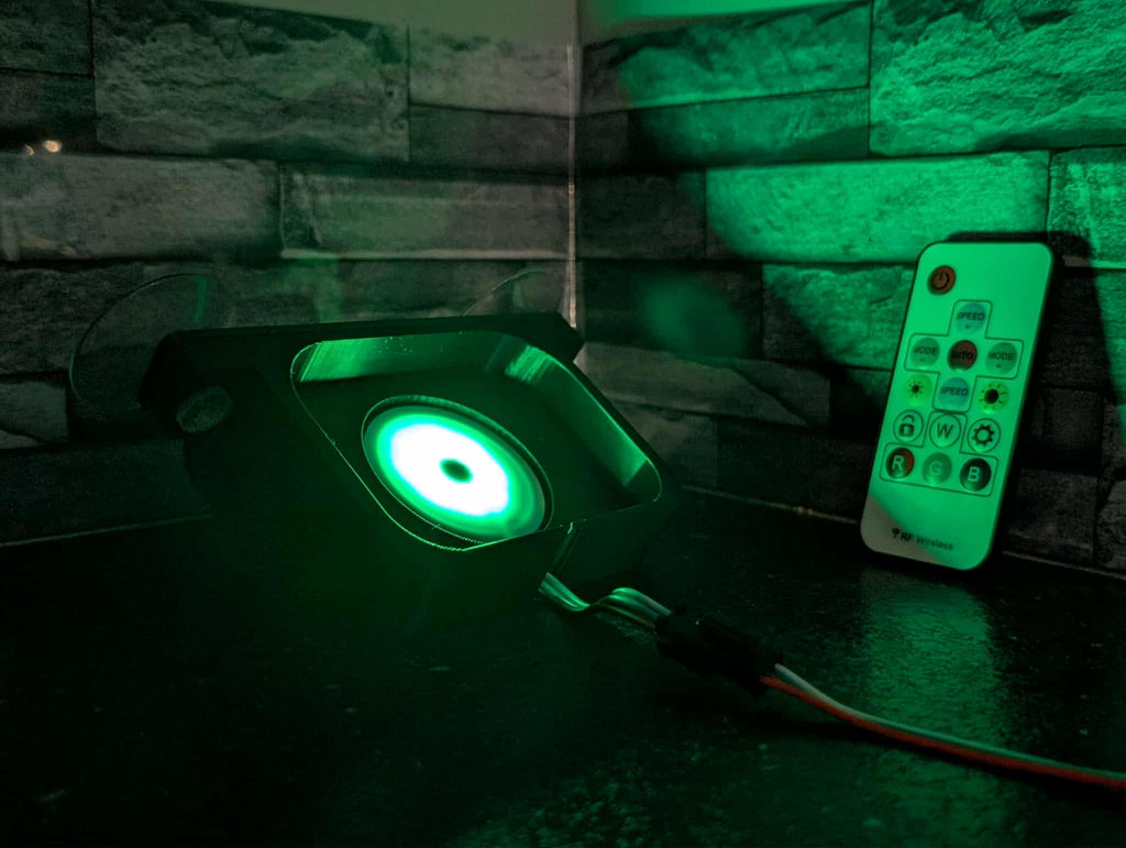Support Poppy avec drapeau vendéen – Fixation ventouses & LED USB