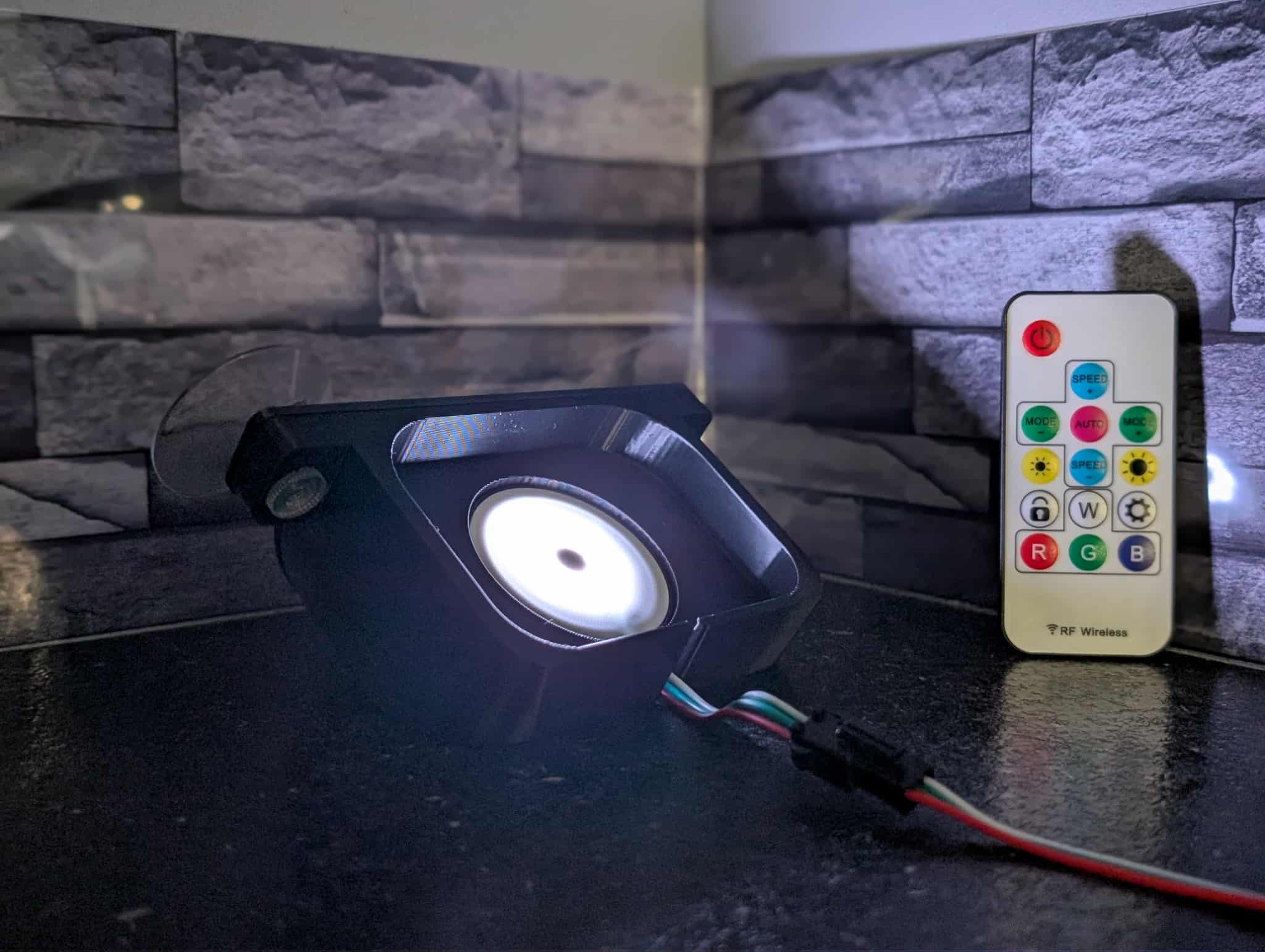 Support Poppy Saint Christophe – Fixation ventouses & LED USB